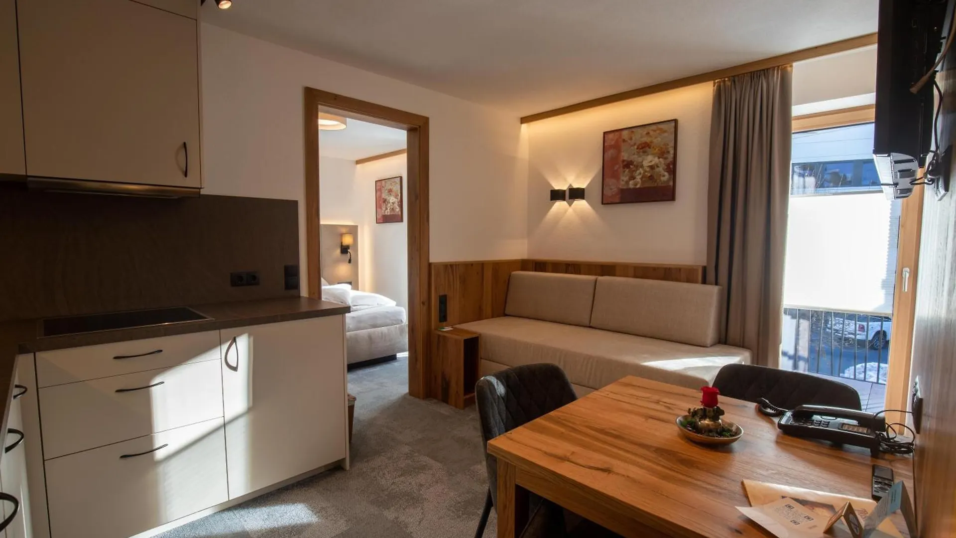 Alpenresidenz Trisanna Bed and Breakfast Ισγκλ