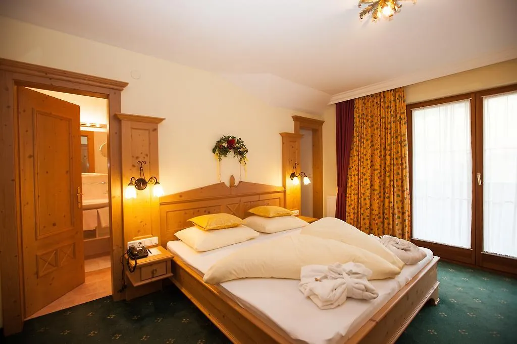 Alpenresidenz Trisanna Bed and Breakfast Ισγκλ